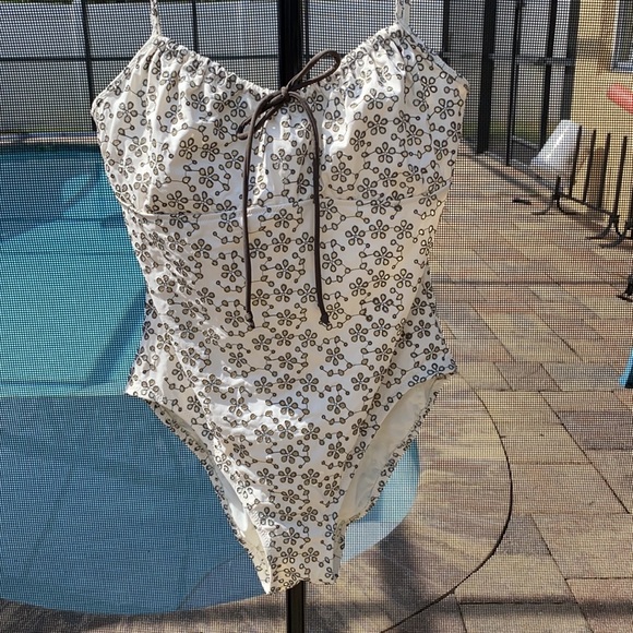 DNY Other - DKNY Swimsuit size 14